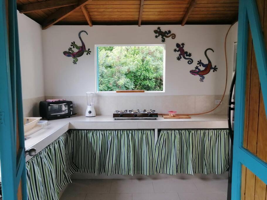 Mi Hermosa - Casa Islena A 70 Metros De La Playa Archibolds Exterior foto